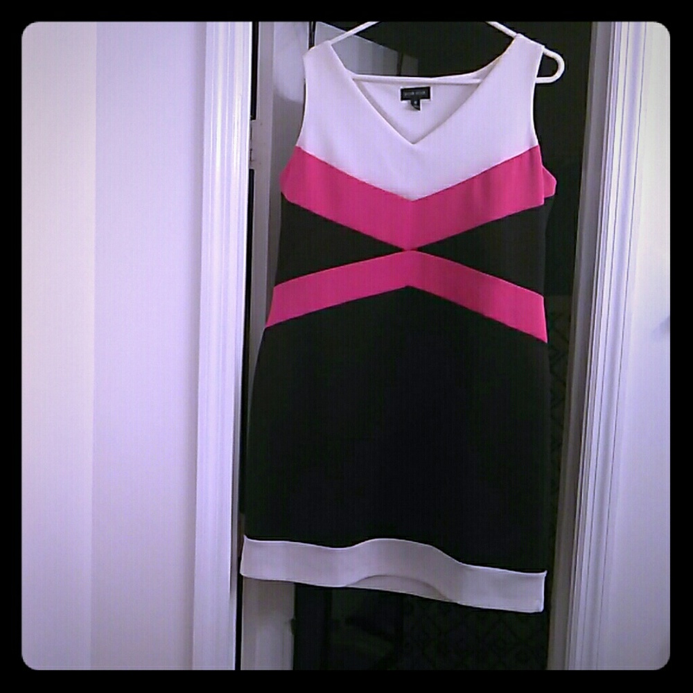 Black, oink and white body con mini dress